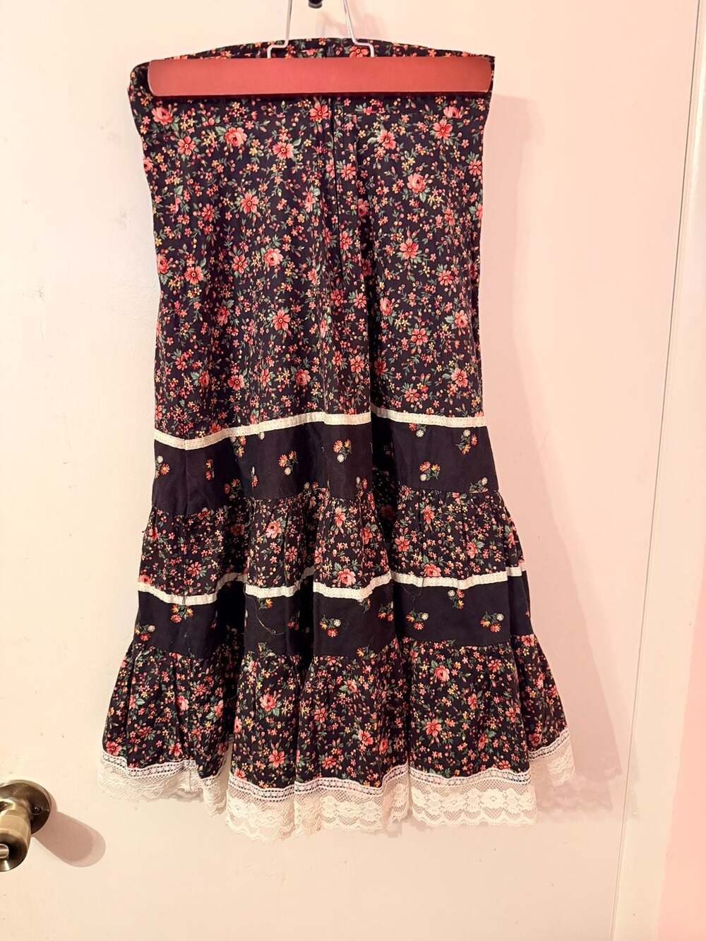 Vintage Black Floral Print Prairie Maxi Skirt with Lace Trim Size 5
